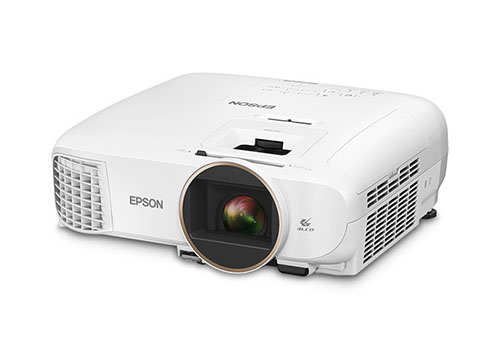 Epson Home Cinema 2150 angle view with front lense